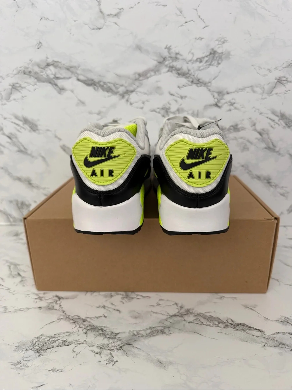 Nike Air Max 90 Gore-Tex Volt Shoes Athletic FD5810 Men Size 6.5/ Women Size 8